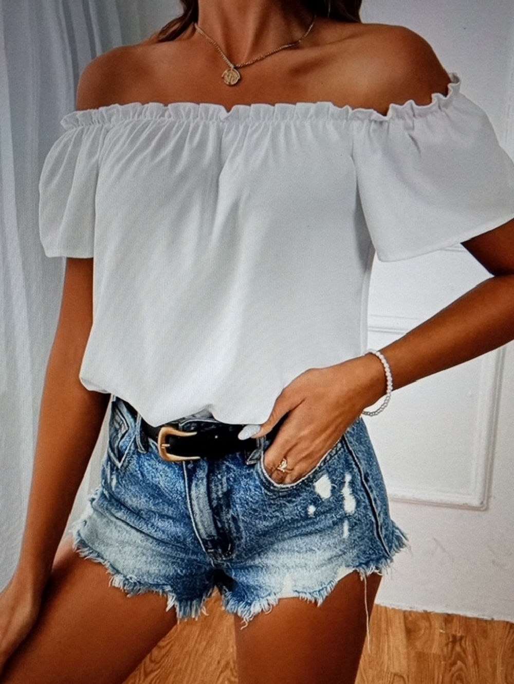 NWOT Shenhe White Off-Shoulder Short Sleeve Frill Trim Bodysuit in Size Medium